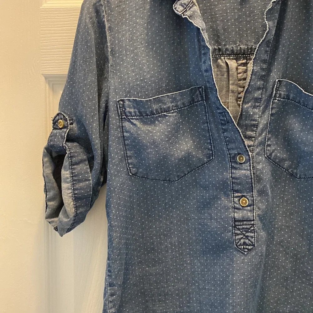 Denim top💙 - Picture 3 of 4